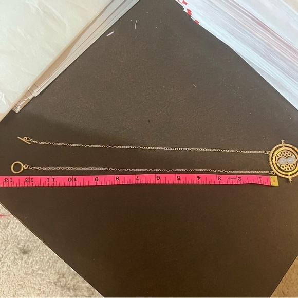 Harry Potter Gold Time Turner Sand Glass Pendant Necklace - Picture 4 of 5